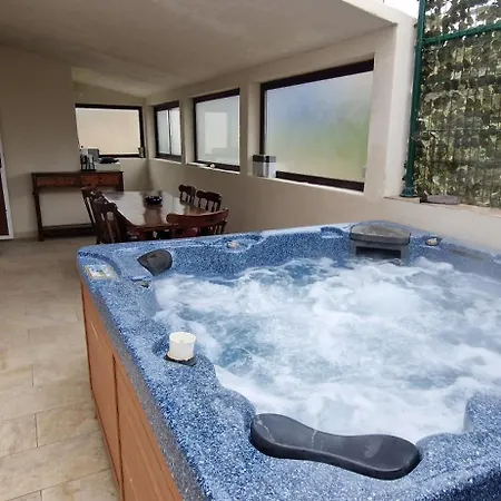 Apartment Bellavista With Pool And Beach *