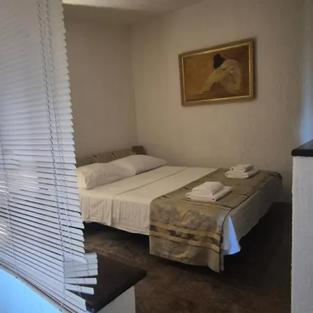 Apartment Bellavista With Pool And Beach トロギール