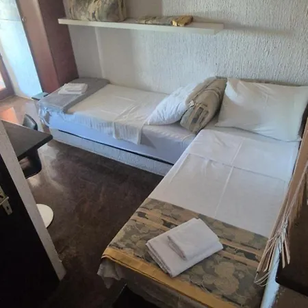 Apartment Bellavista With Pool And Beach * トロギール